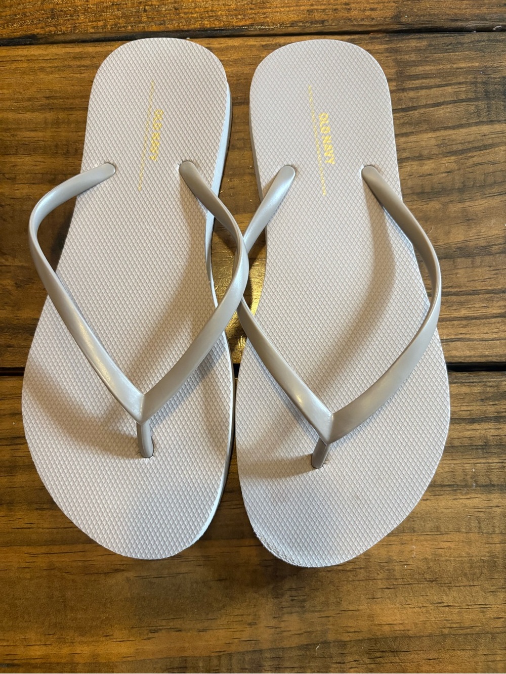Old Navy Light Gray Flip Flop